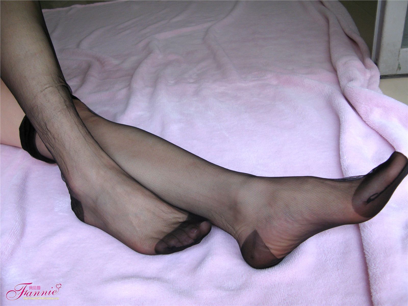 A wisp of love between the toes (long tube black silk)